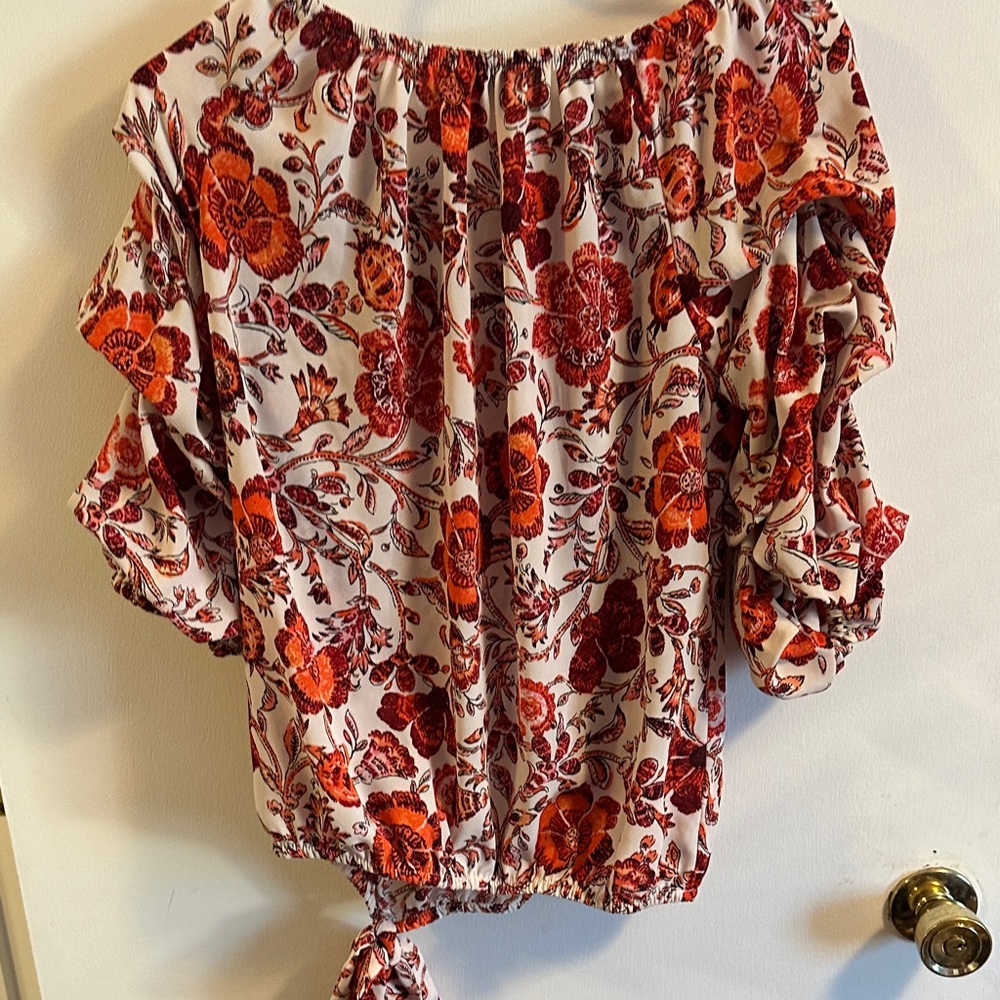 Ce ce Floral Ruffle Sleeve Top - Red and Orange - Picture 6 of 6